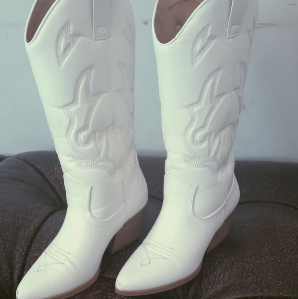 White Western-Style Women's Boots